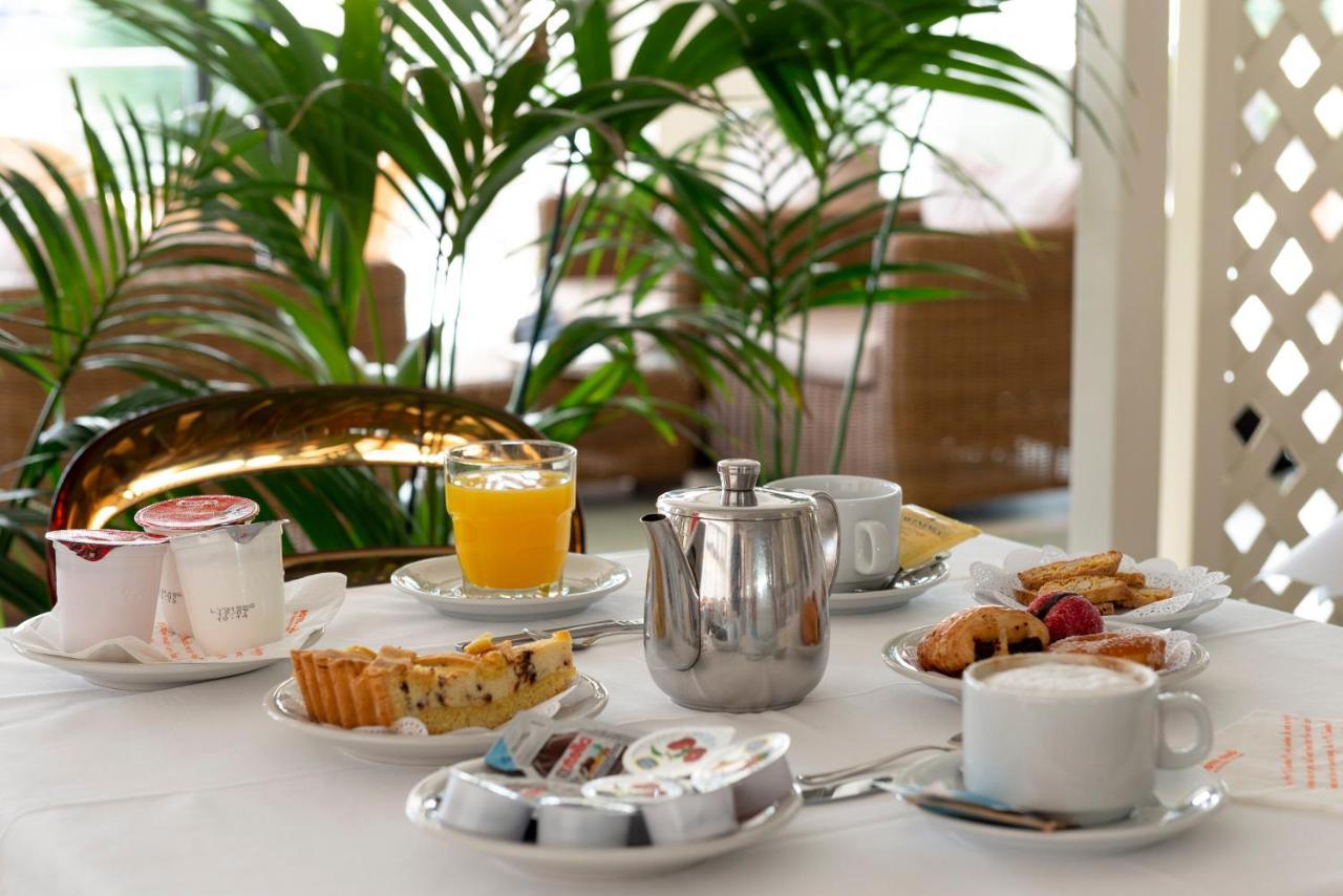 Hotel Dino Сан-Бенедетто-дель-Тронто Екстер'єр фото
